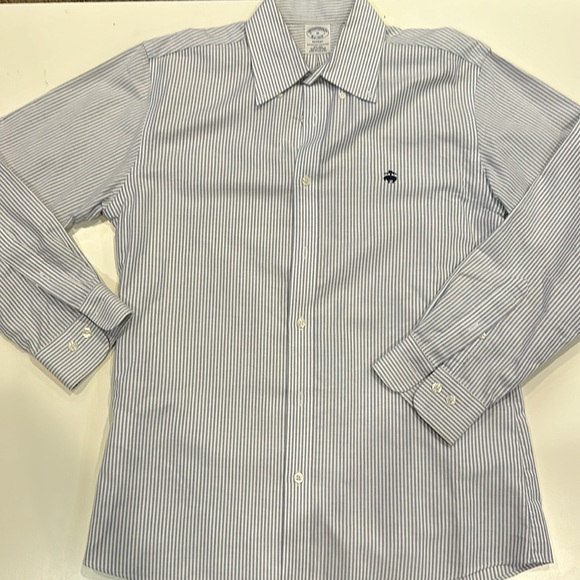 2 Brooks Brothers Regent Fit dress shirts - Picture 2 of 7